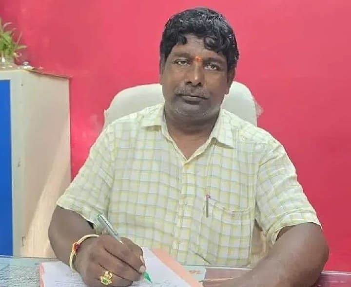 నాగిరెడ్డిపేట్ తహశీల్దార్ వెంకటరెడ్డి - Udayam