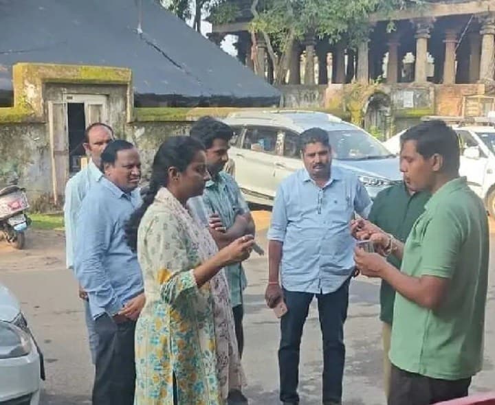 బొబ్బిలిలో ప్లాస్టిక్ నిషేధ తనిఖీలు - Udayam
