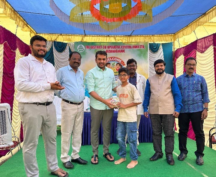 పిల్లల భవిష్యత్తుకు చిన్ననాటి నుంచే ఆర్థిక భద్రత - నాగార్జున - Udayam