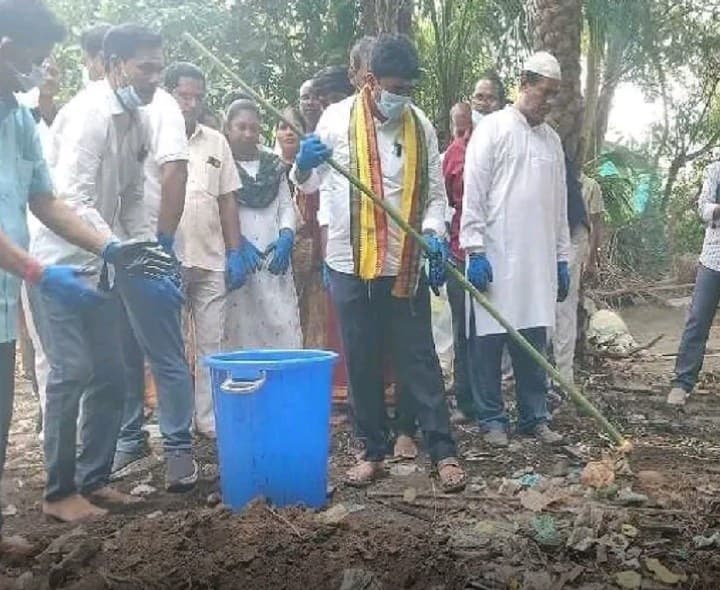 ఆలయ అభివృద్ధికి ఎమ్మెల్యే హామీ - Udayam