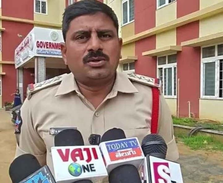 డ్రైవర్ నిర్లక్ష్యమే ప్రమాదానికి అసలు కారణ - CI - Udayam