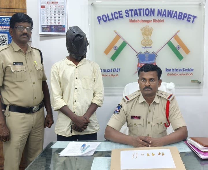 కూచూర్ దొంగతనం కేసు ఛేదించిన పోలీసులు - Udayam