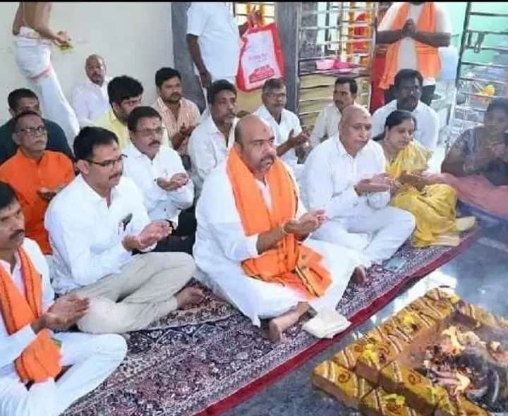 సంవృద్దిగా వర్షాలు కురవాలని వరుణ యాగం - MLA - Udayam
