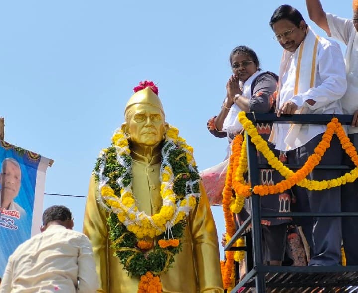 కొండా లక్ష్మణ్ బాపూజీ చిరస్మరణీయుడు: ఘనంగా నివాళులర్పించిన మేయర్ గుమ్మల మమత - Udayam