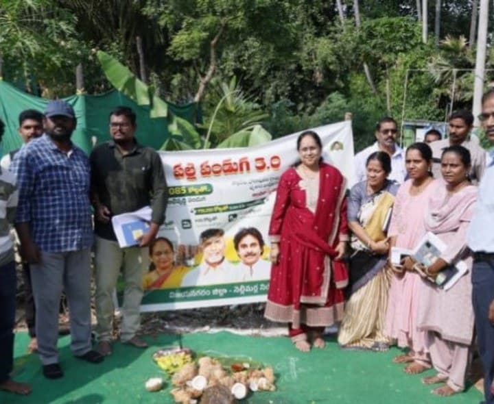 సీసీ రోడ్డు నిర్మాణ పనులకు భూమిపూజ చేసిన ఎమ్మెల్యే - Udayam