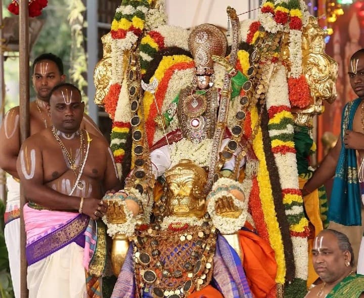 హనుమంత వాహనంపై కోదండరాముని అలంకారంలో శ్రీమలయప్ప స్వామి దర్శనం - Udayam
