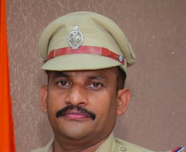 ముగ్గురు వ్యక్తులకు జైలు - Udayam