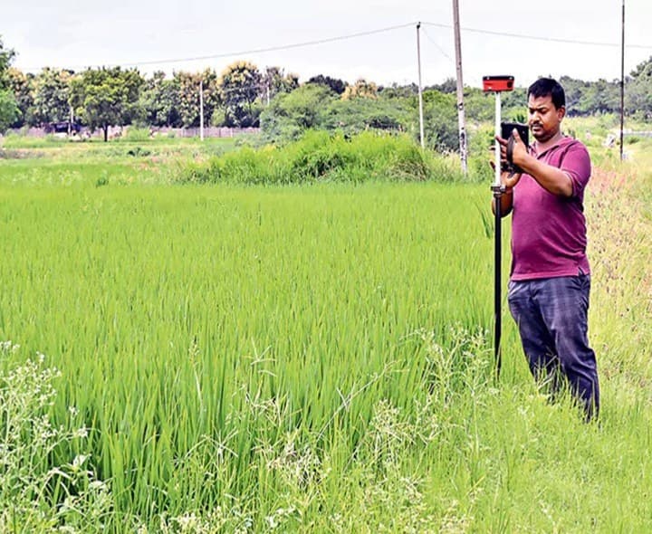 మూడో రోజు కొనసాగుతున్న రెవెన్యూ సర్వే - Udayam