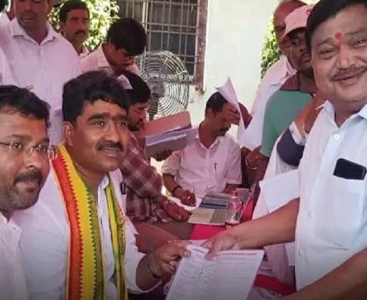 ఇరిగేషన్ స్థలం ఆక్రమణలపై ఫిర్యాదు - Udayam