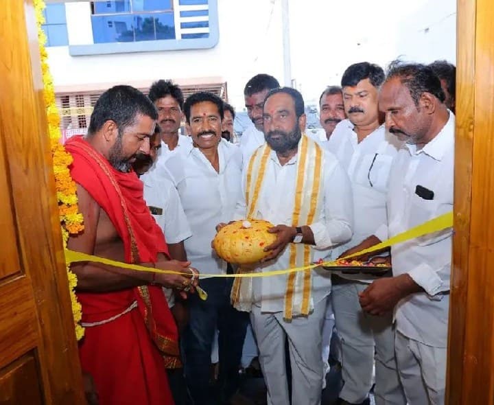 విలేజ్ హెల్త్ క్లినిక్ భవనాన్ని ప్రారంభించిన ఎమ్మెల్యే జూలకంటి - Udayam