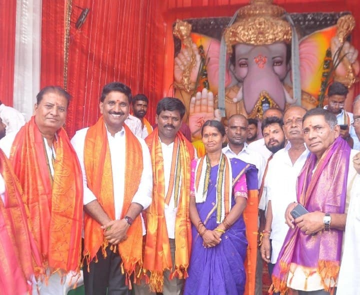 గణనాథుడి ఆశీస్సులు ప్రజలందరిపై ఉండాలి: డిప్యూటీ మేయర్ - Udayam