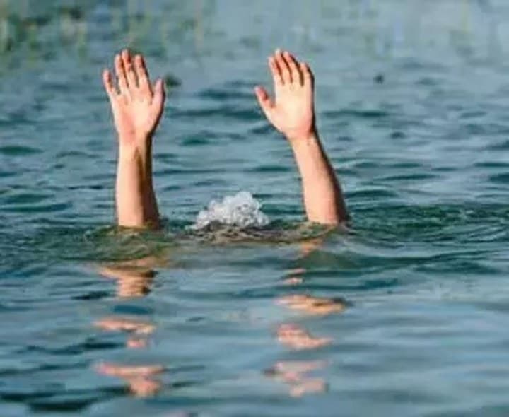 నీటిలో మునిగి యువకుడు మృతి - Udayam