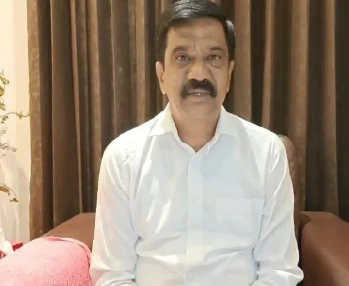 బాల్కొండ పోలీసుల తీరు మార్చుకోవాలి ఎమ్మెల్యే - Udayam