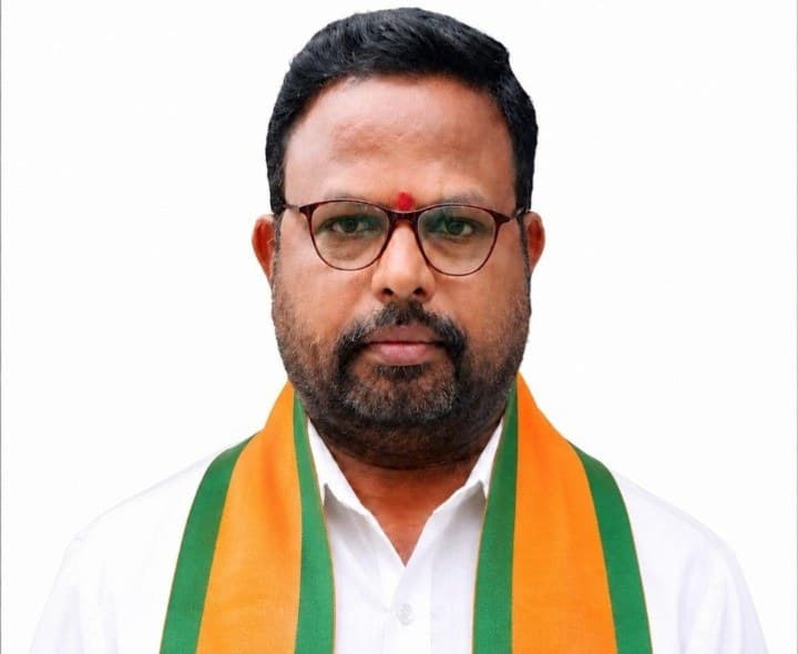 ఆసుపత్రిలో సౌకర్యాల లేమితో రోగుల అవస్థలు - Udayam