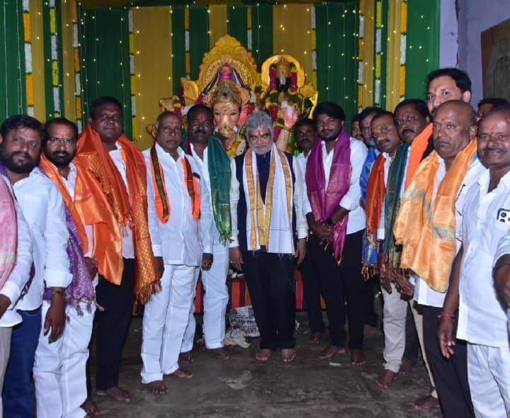 గణనాథులను దర్శించుకున్న స్పీకర్ - Udayam