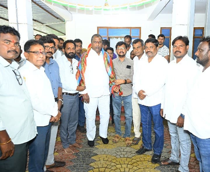 ప్రతిభ పురస్కారాలకు మంత్రి అడ్లూరికి ఆహ్వానం - Udayam