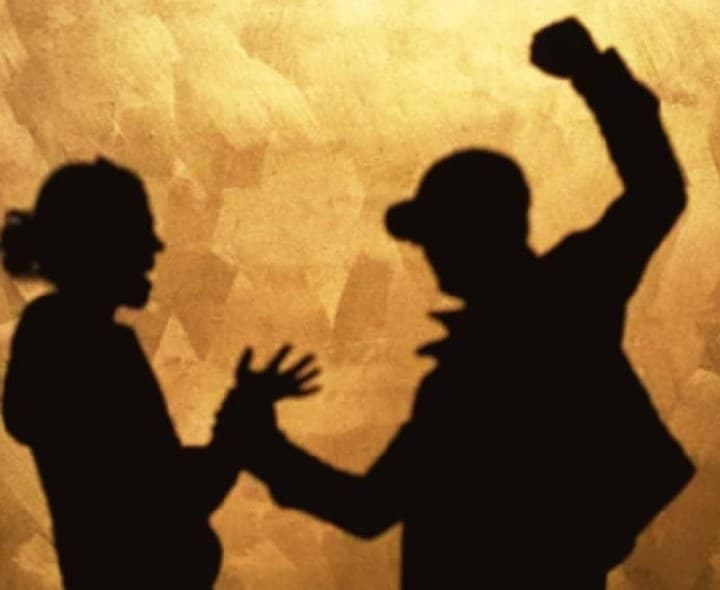 ప్రియురాలిని పీక నులిమి చంపిన ప్రియుడు - Udayam
