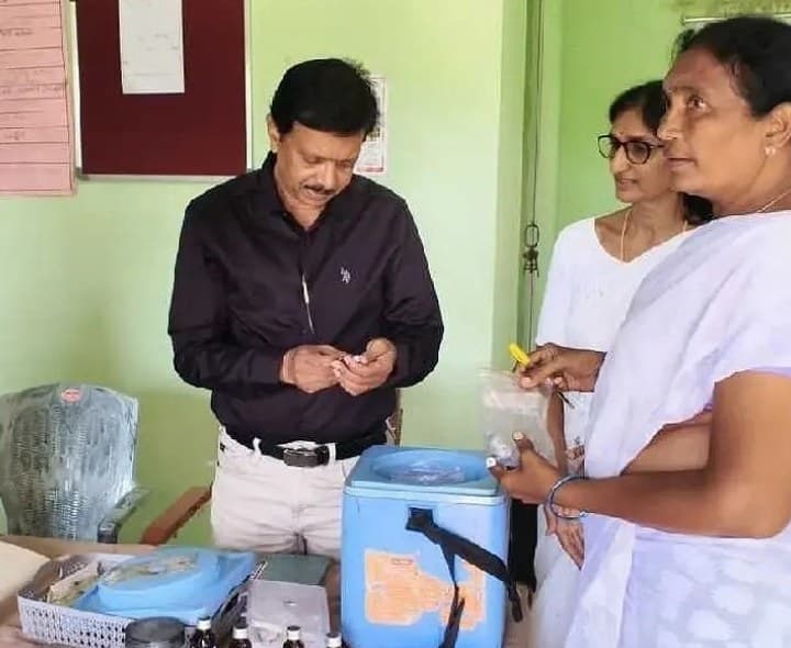 తనికెళ్ల పల్లె దవాఖానాలో DMHO తనిఖీ - Udayam