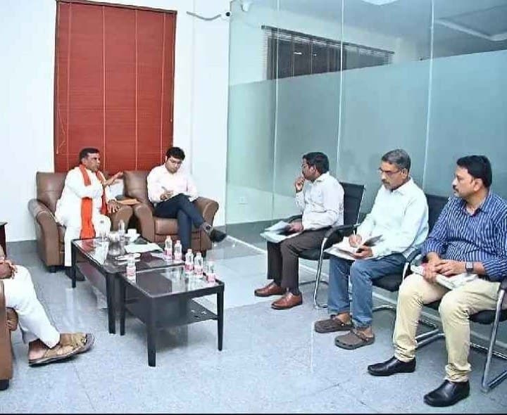 నిజామాబాద్ అర్బన్ అభివృద్ధిపై ఎమ్మెల్యే సమీక్ష - Udayam