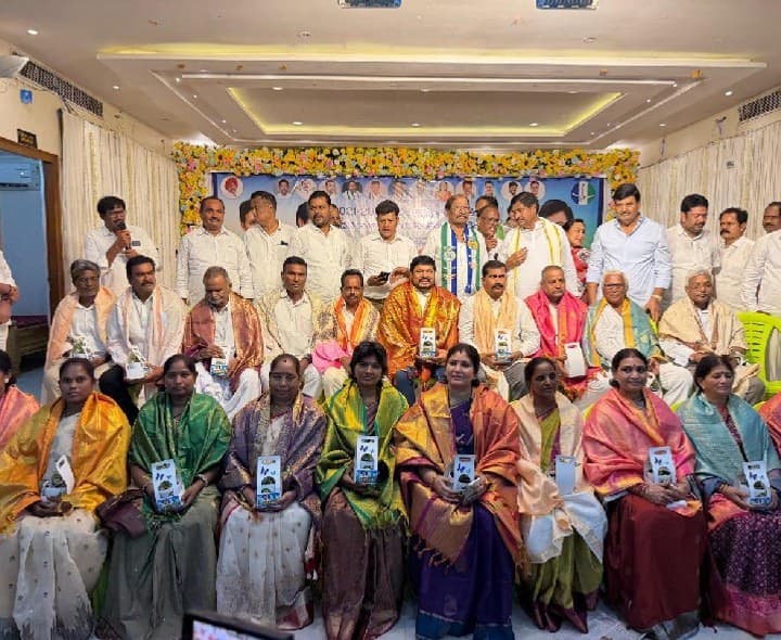 జడ్పిటిసిలు, ఎంపీపీ లకు సన్మానం - Udayam
