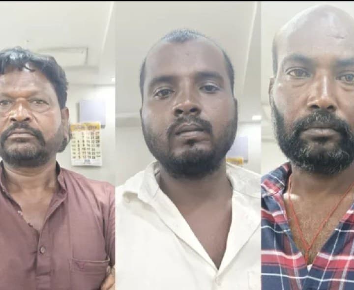 పేకాట ఆడుతున్న ముగ్గురి అరెస్ట్ - Udayam