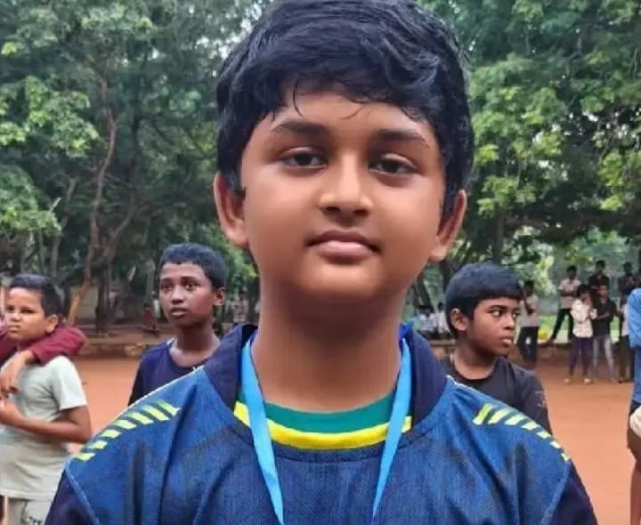 జాతీయస్థాయి పోటీలకు ఎంపికైన విజయనగరం క్రీడాకారుడు - Udayam