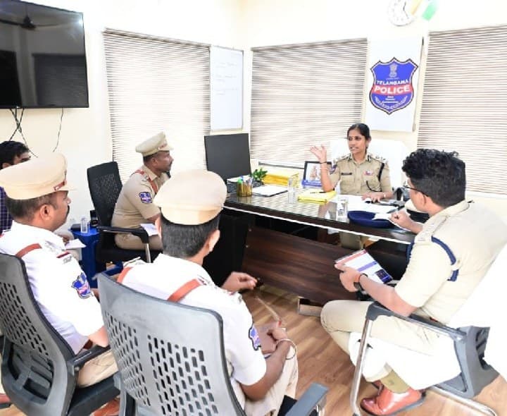 నిమజ్జన వేళ ట్రాఫిక్పై ప్రత్యేక నిఘా - Udayam