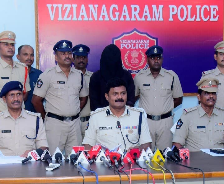 మహిళ దారుణ హత్య కేసులో నిందితుడు అరెస్టు - Udayam