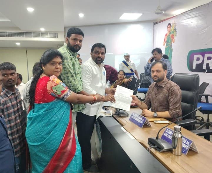 ఆర్ఓబీ, ఆర్ఓయూబీలపై కలెక్టర్ కు మెమోరాండం - Udayam