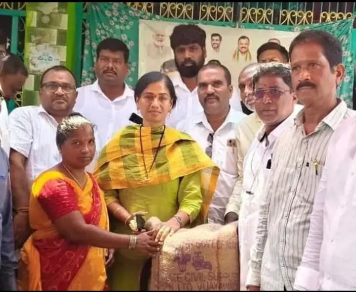 మత్స్యకారులకు అండగా ప్రభుత్వం: ఎమ్మెల్యే - Udayam