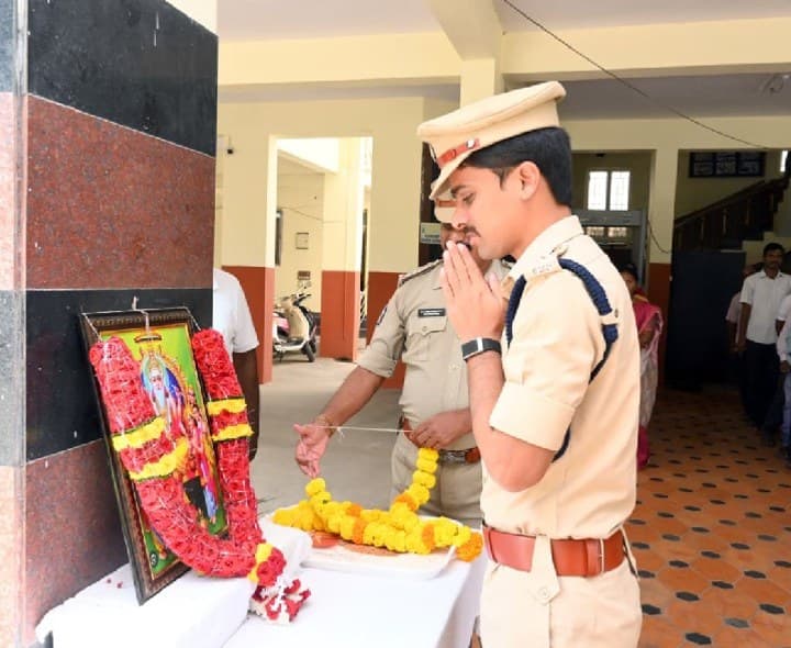 పోలీస్ కార్యాలయంలో విశ్వకర్మ జయంతి - Udayam