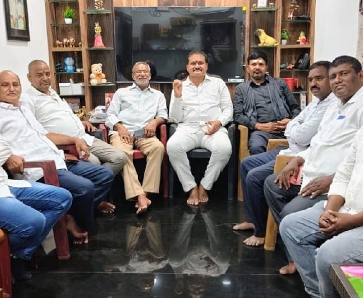 తిలక్ పై కేసులను ఖండించిన వైఎస్ఆర్సిపి శ్రేణులు - Udayam