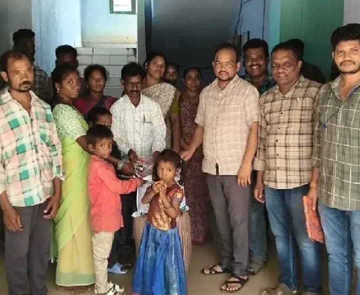 పేద కుటుంబానికి భరోసా - Udayam