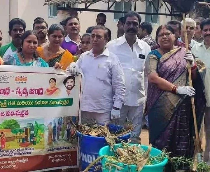 ప్రత్యేక పారిశుద్ధ్య డ్రైవ్లో పాల్గోన్న ఎమ్మెల్యే - Udayam