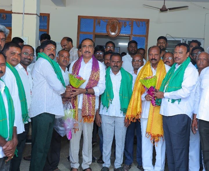 పీఏసీఎస్ నూతన కార్యవర్గానికి ఎమ్మెల్యే శుభాకాంక్షలు - Udayam