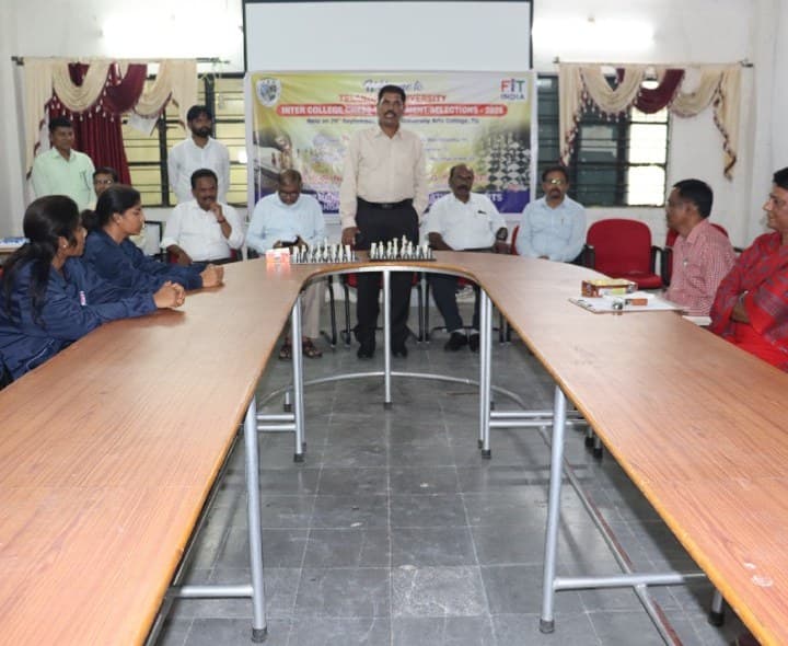 టీయూ స్పోర్ట్స్ క్యాలెండర్ ఆవిష్కరణ - Udayam