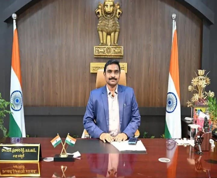 ఓటర్ల జాబితా సవరణ షెడ్యూల్లో మార్పులు: కలెక్టర్ - Udayam