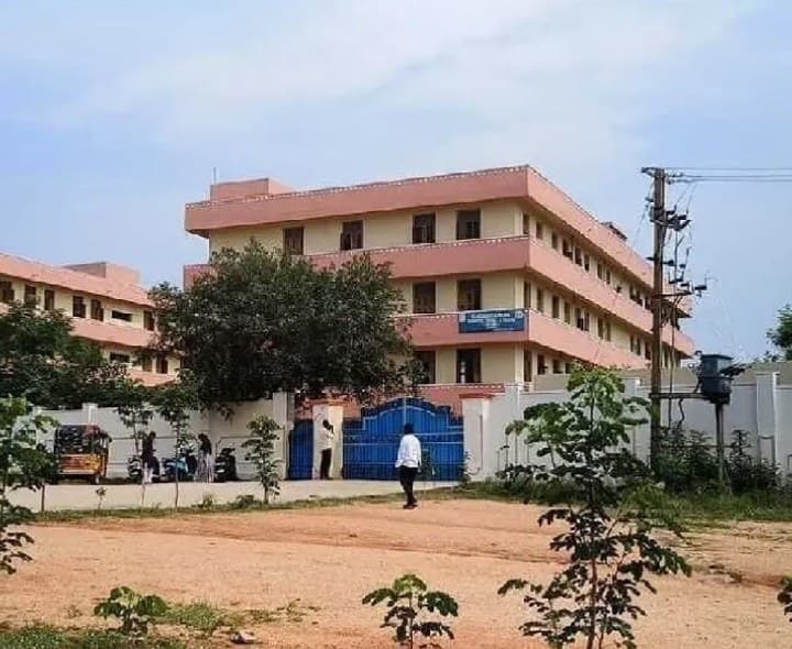 గురుకుల కళాశాలలో గెస్ట్ లెక్చరర్ పోస్టులు - Udayam