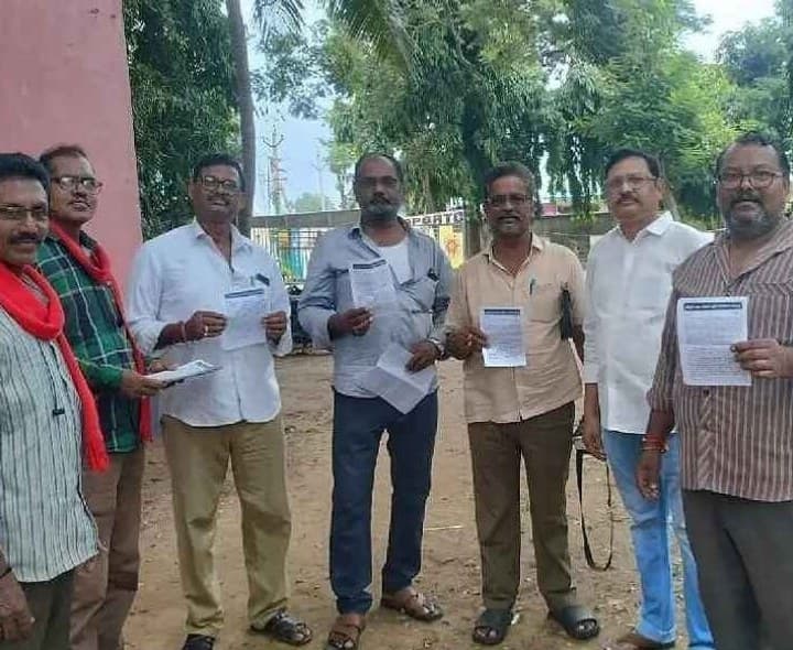 ఆర్టీసీ ని ప్రైవేటు సంస్దలకు అప్పగించటం అన్యాయం - Udayam