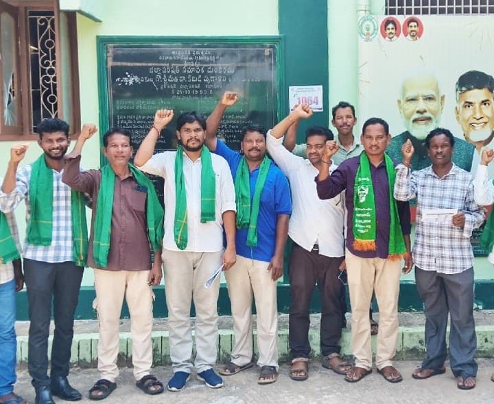 గిరిజన విద్యార్థుల భద్రతకు చర్యలు తీసుకోవాలి - Udayam