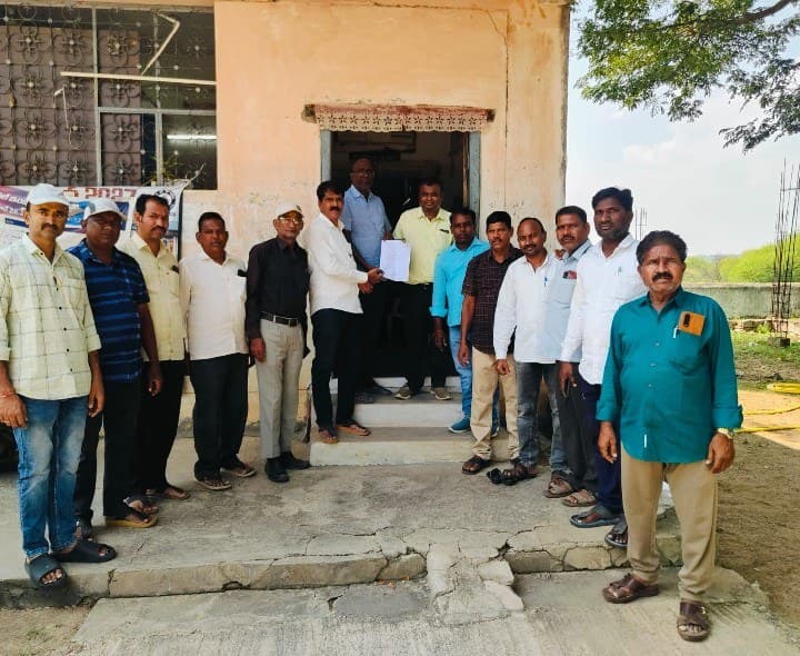 గ్రామీణ వైద్యుల సమస్యలను పరిష్కరించాలి - Udayam