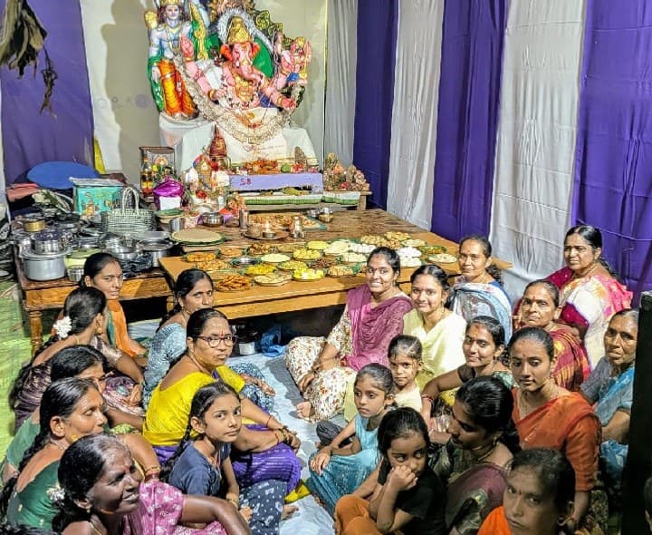 గణనాధునికి 51 నైవేద్యాల సమర్పణ - Udayam