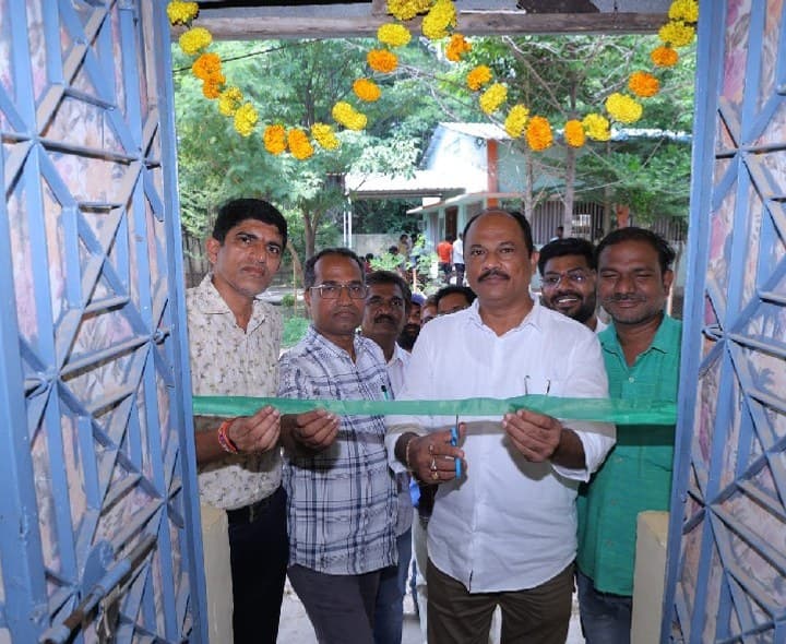 మళ్ళీ పాత భవనంలోకి ఎస్టీఓ కార్యాలయం - Udayam