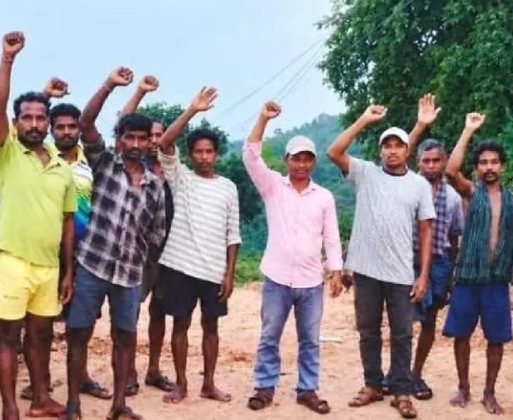 వామాసి గ్రామానికి రహదారి నిర్మించాలని డిమాండ్ - Udayam