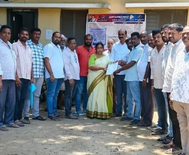 రైస్ మిల్ యజమానుల సమస్యలు పరిష్కరించాలి - Udayam