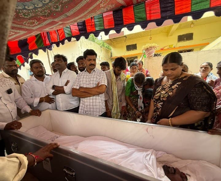 దుబాయ్లో మృతి చెందిన తంగళ్లపల్లి వాసి - Udayam