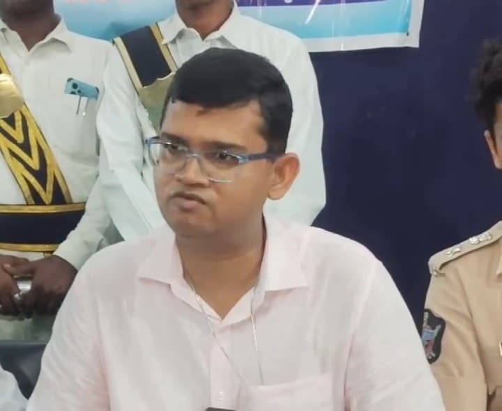 వర్షం ముప్పు పొంచి ఉంది - Udayam
