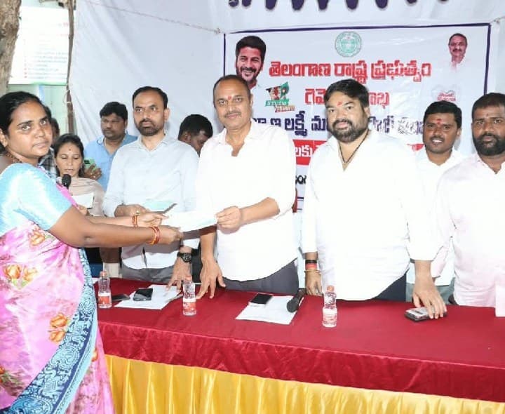 కల్యాణ లక్ష్మి, షాదీ ముబారక్ చెక్కుల పంపిణీ - Udayam