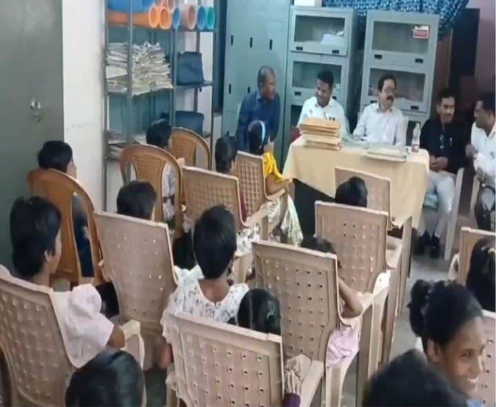 బాలసదనంను సందర్శించిన అదనపు కలెక్టర్ - Udayam