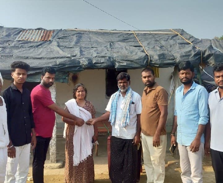 మృతుడి కుటుంబానికి ఆర్థిక చేయూత - Udayam